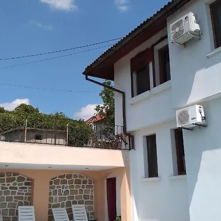 Harmony Къща за гости *